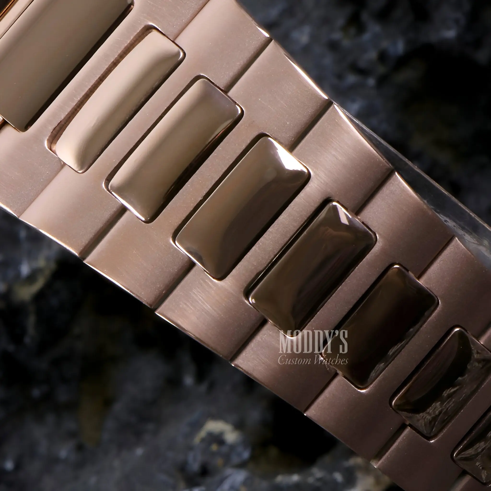 Nautiko | Rose Gold Chocolate Open Heart - Image 3