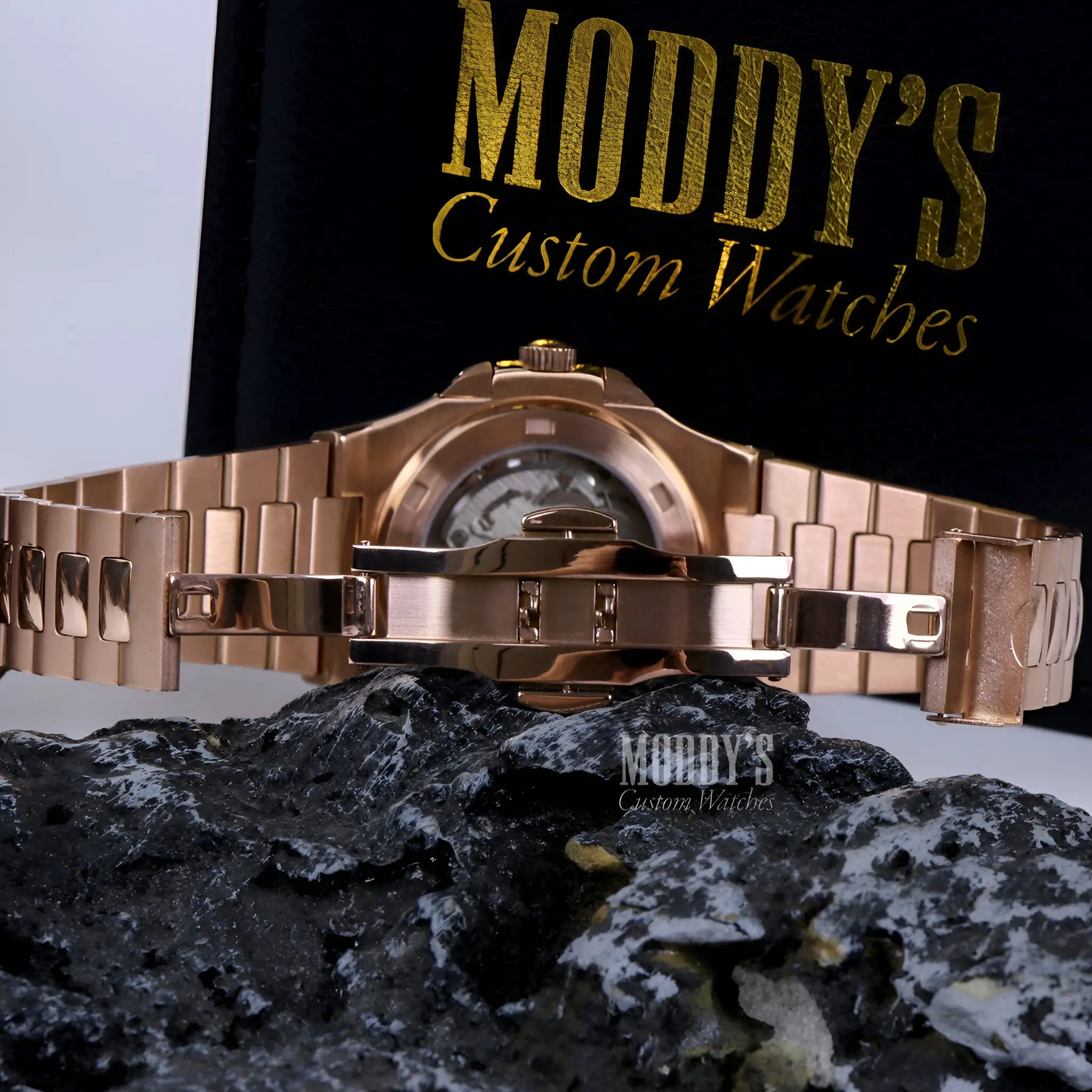 Nautiko | Rose Gold Chocolate Open Heart - Image 9