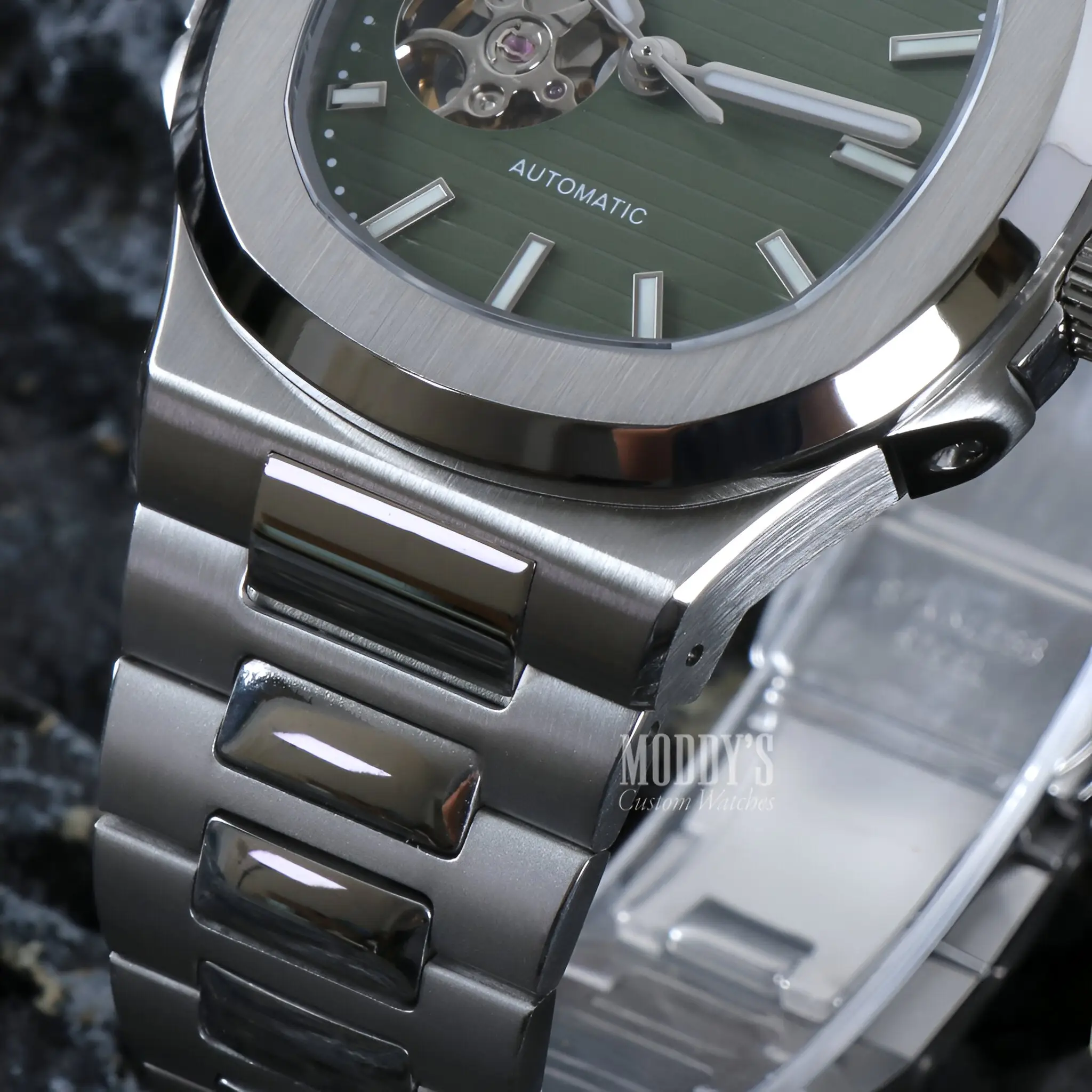 Nautiko |  Olive Green Open Movement - Image 3