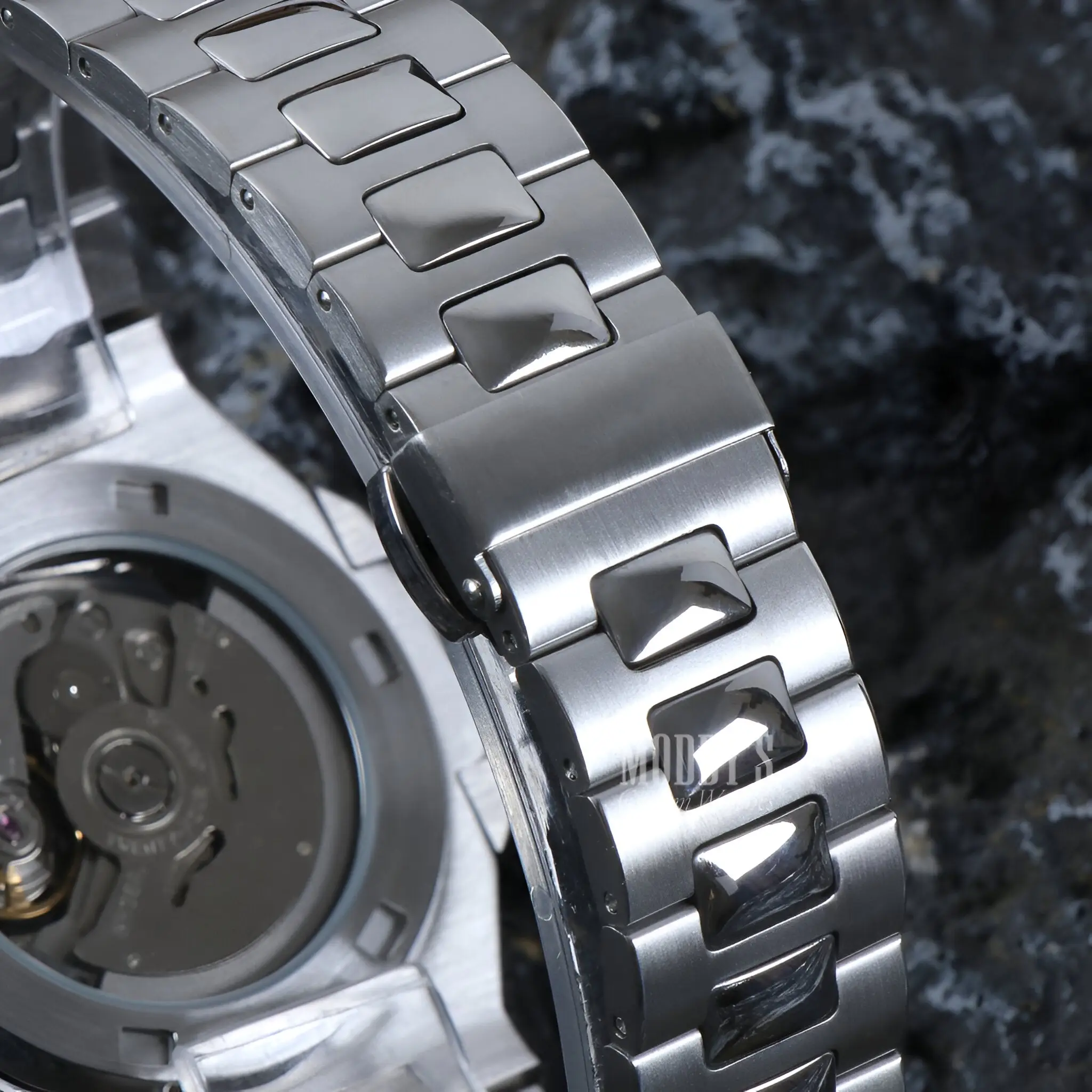 Nautiko |  Olive Green Open Movement - Image 4